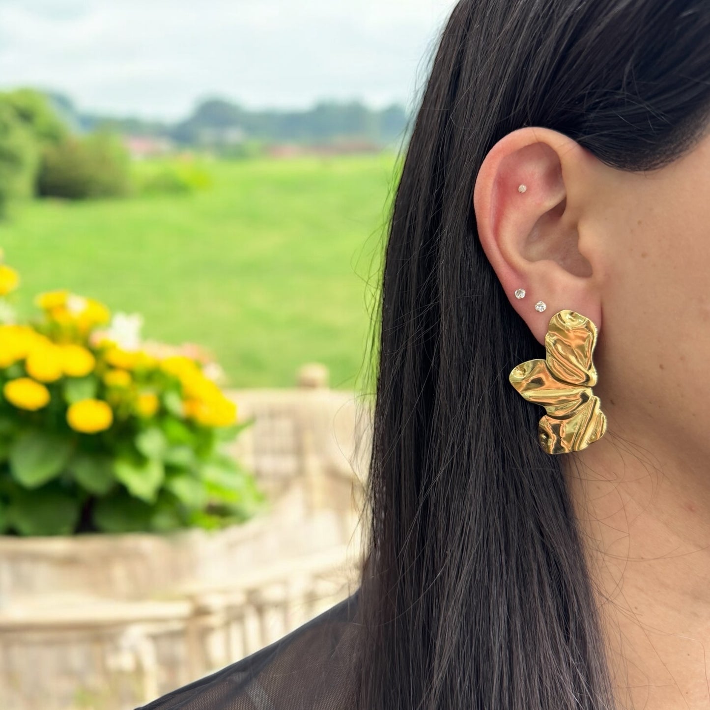Media flor studs
