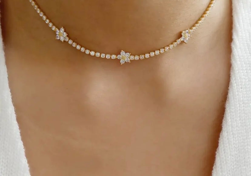 White flower tennis necklace