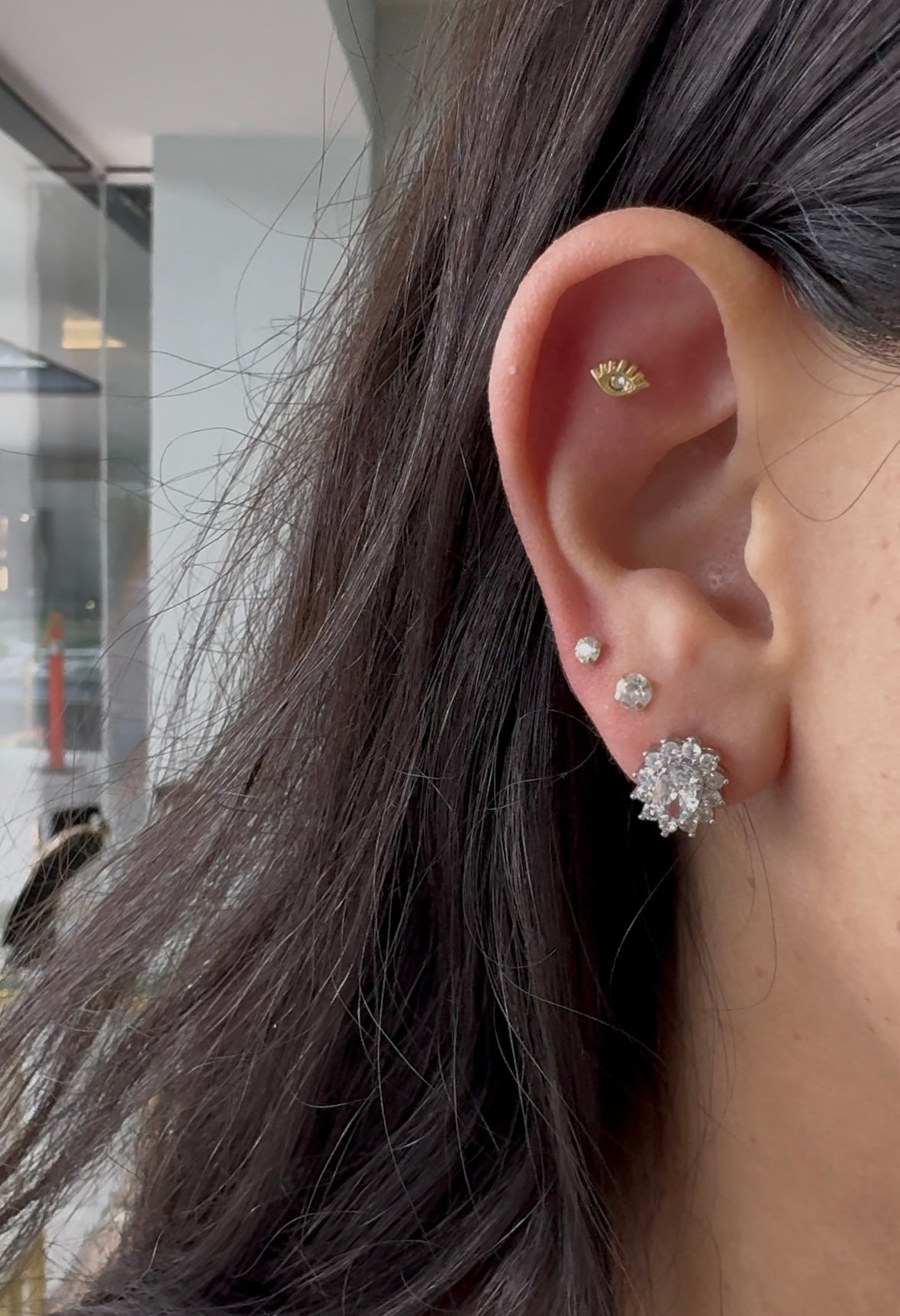 White Naxos studs