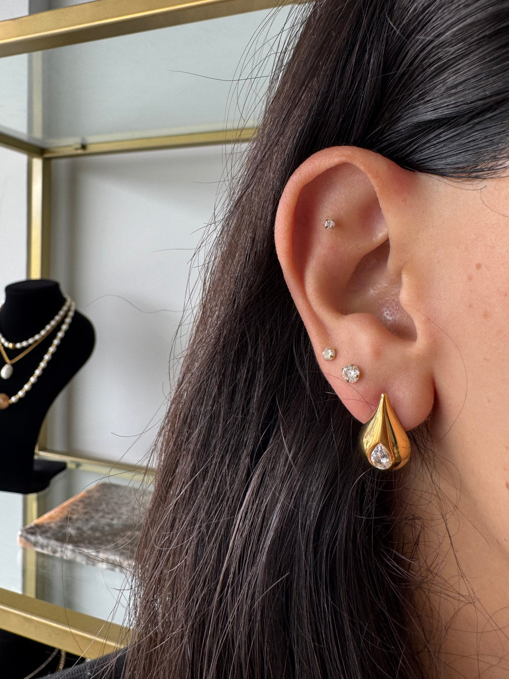 Shiny drop earrings