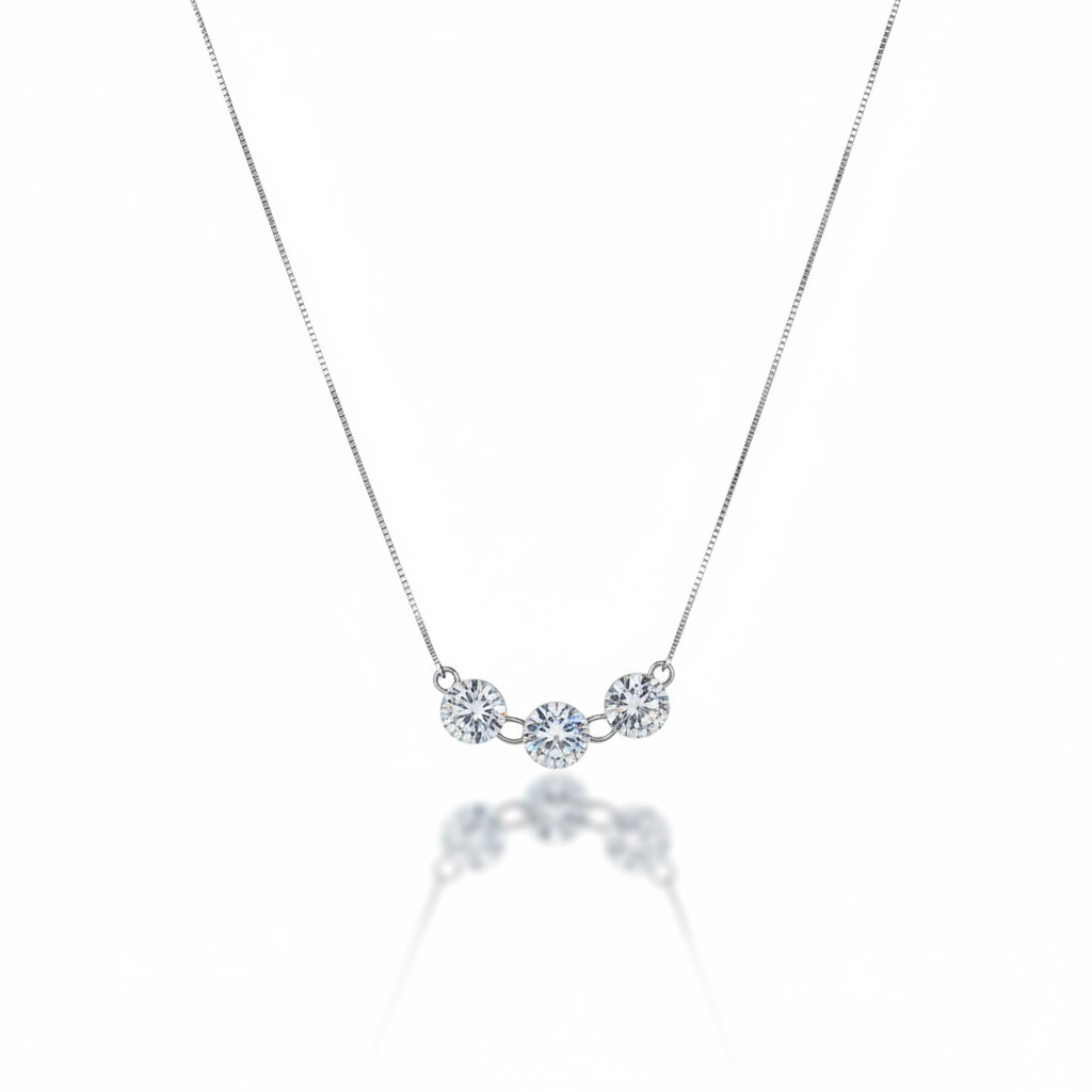 Silver sparkling necklace