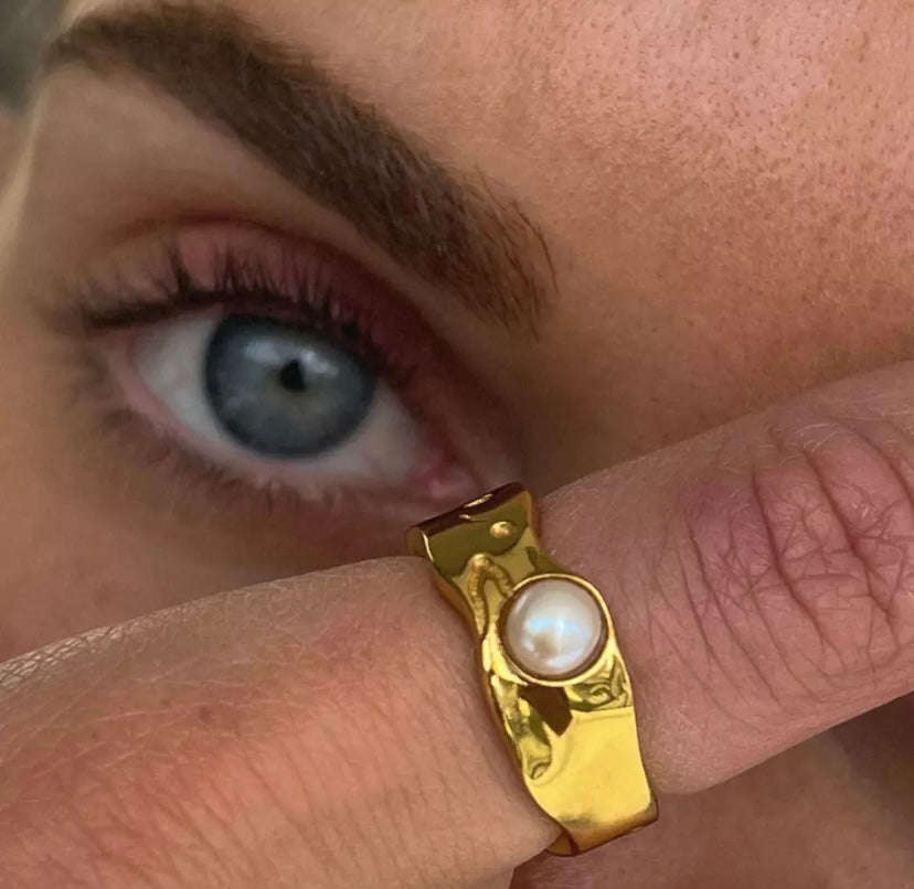 Zakia ring