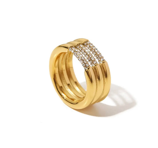 Adaia ring