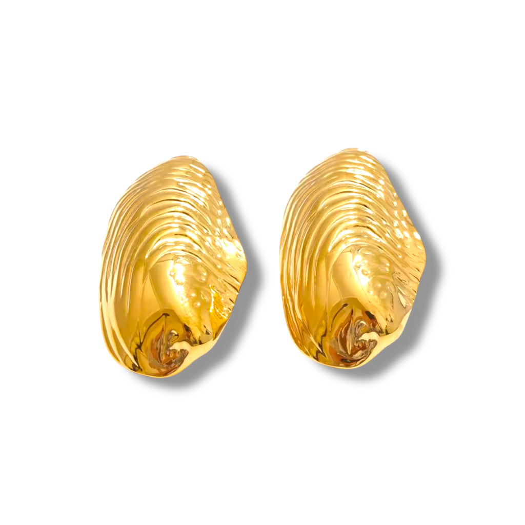 Golden clam earings