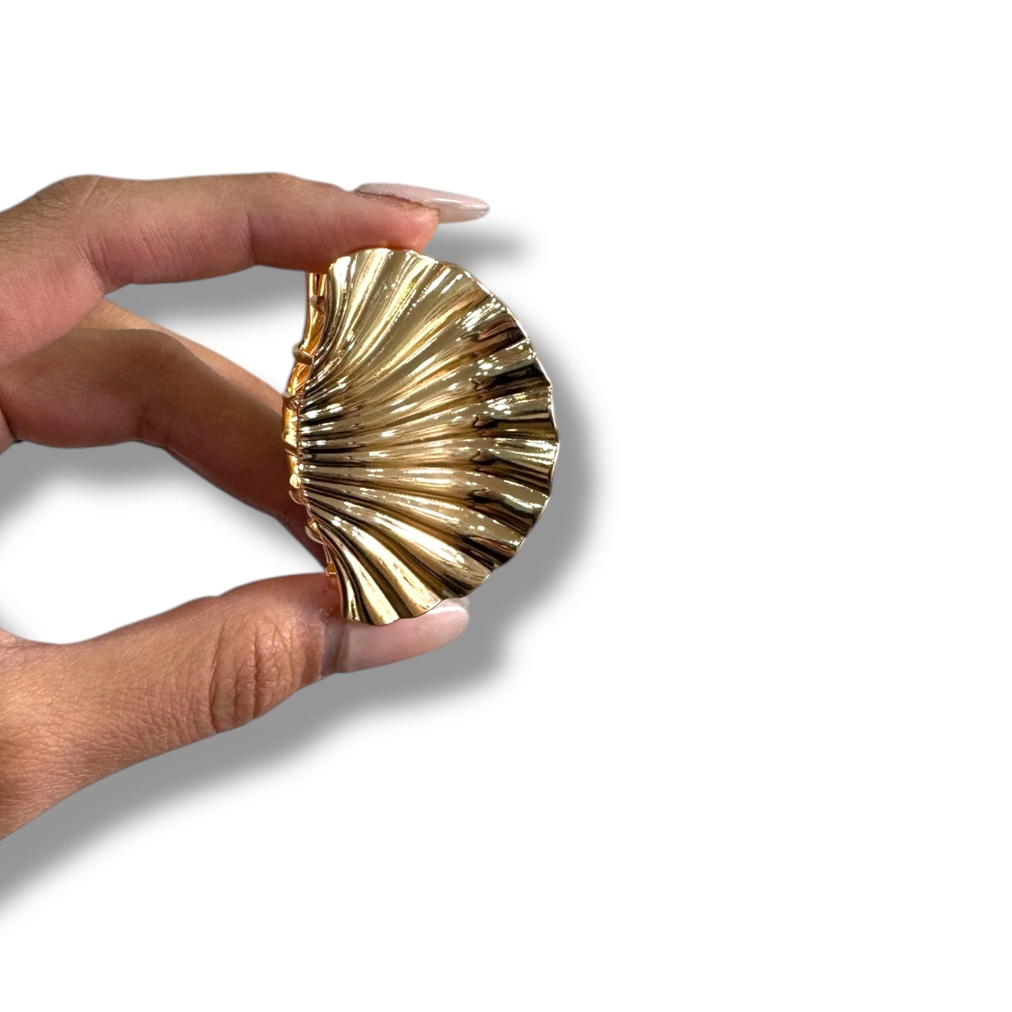 Shell hair pin