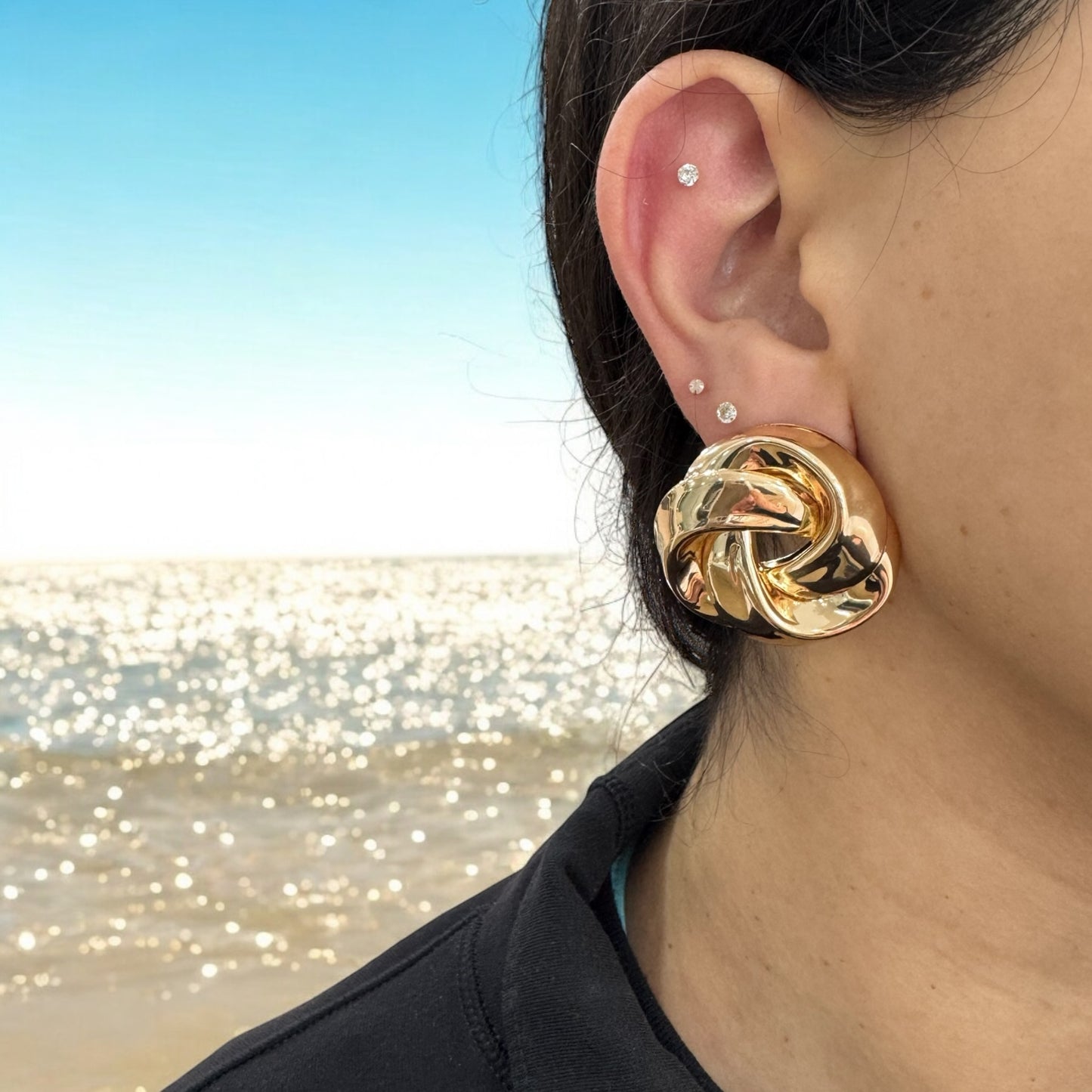 Golden knot earrings