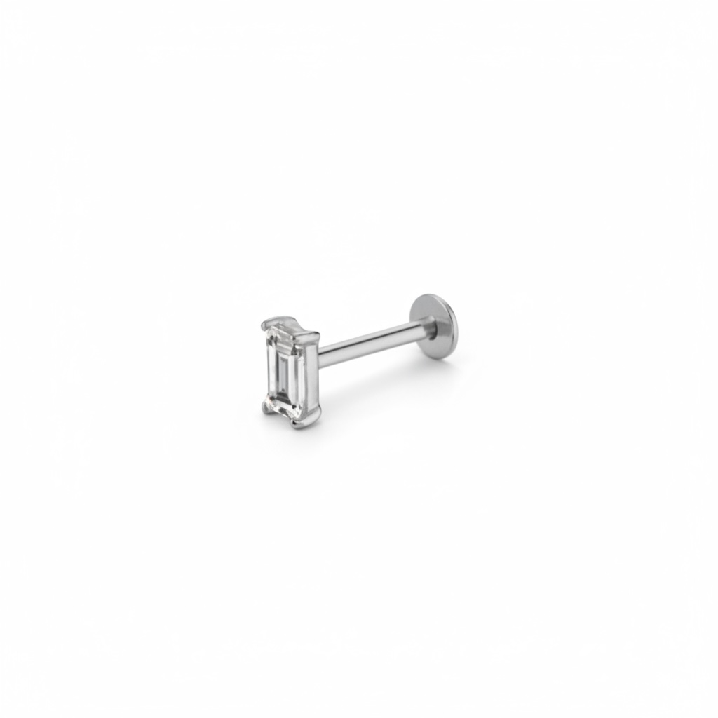 Piercing mini rectangulo plateado titanio