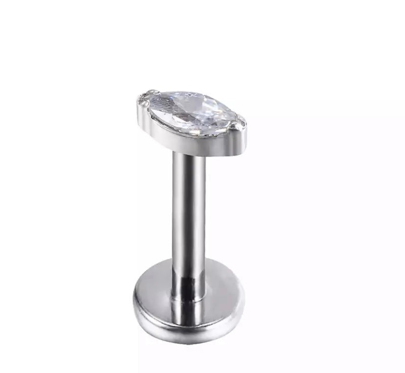 Piercing de ovalo blanco plateado titanio