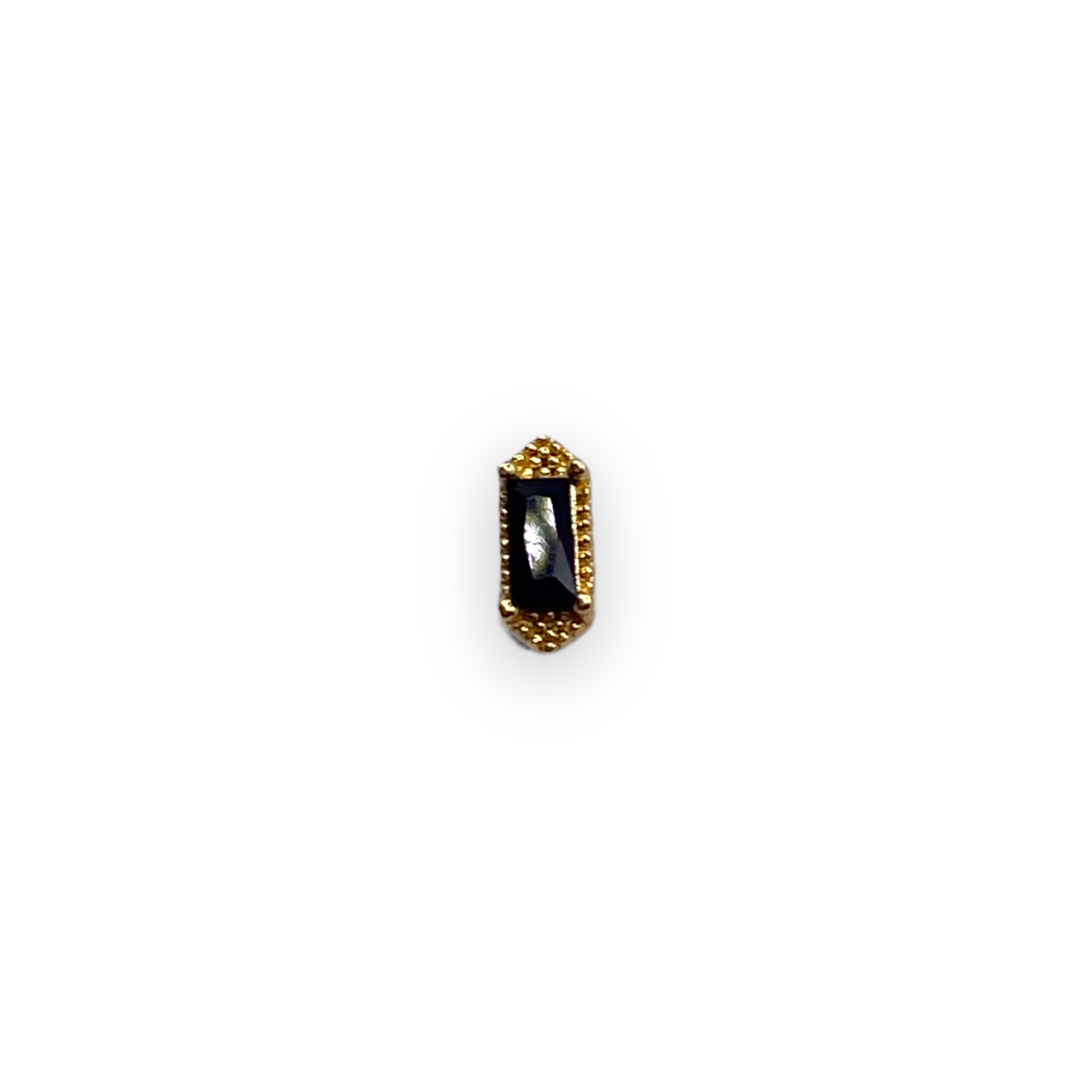 Piercing rectangulo negro